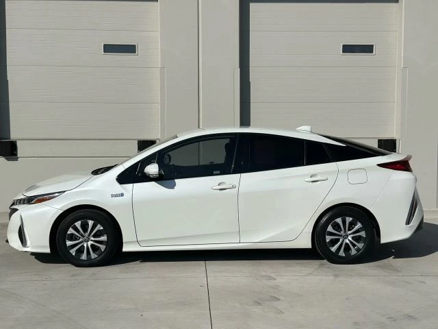 2020 Toyota Prius 4th Gen - Image 2 of 21