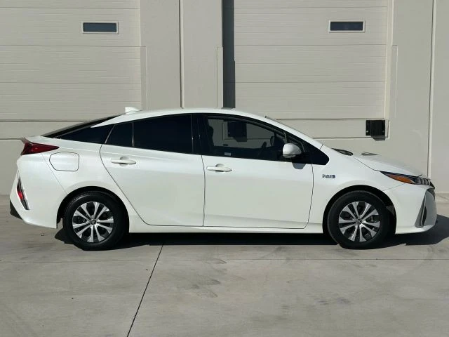 2020 Toyota Prius 4th Gen - Image 6 of 21