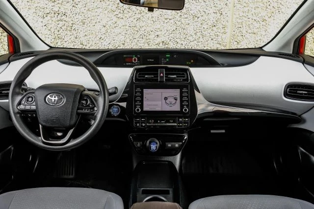 2020 Toyota Prius 4th Gen - Image 16 of 21