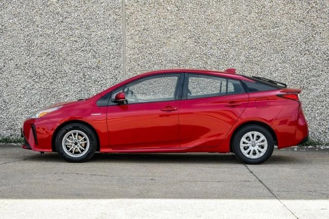 2020 Toyota Prius 4th Gen - Image 12 of 21