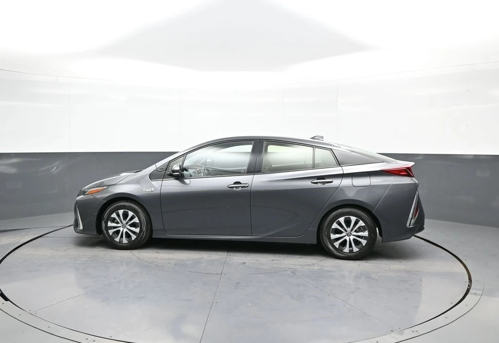 2020 Toyota Prius 4th Gen - Image 9 of 12