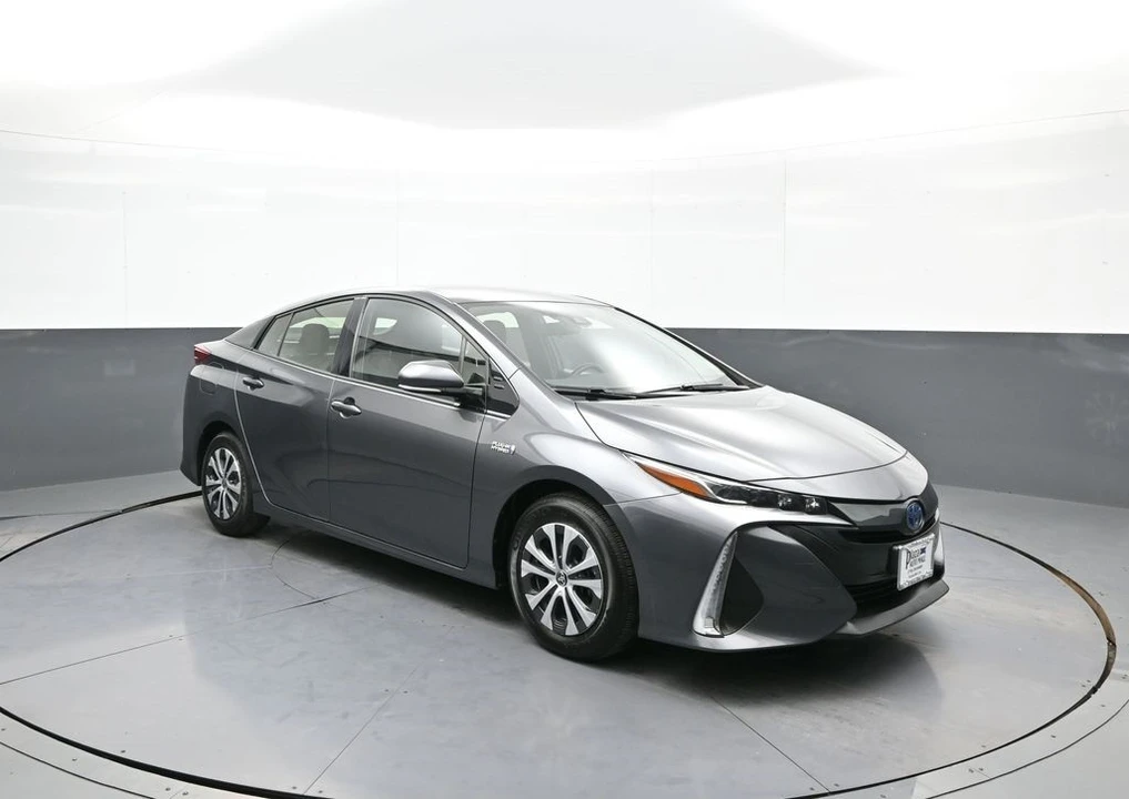 2020 Toyota Prius 4th Gen - Image 4 of 12