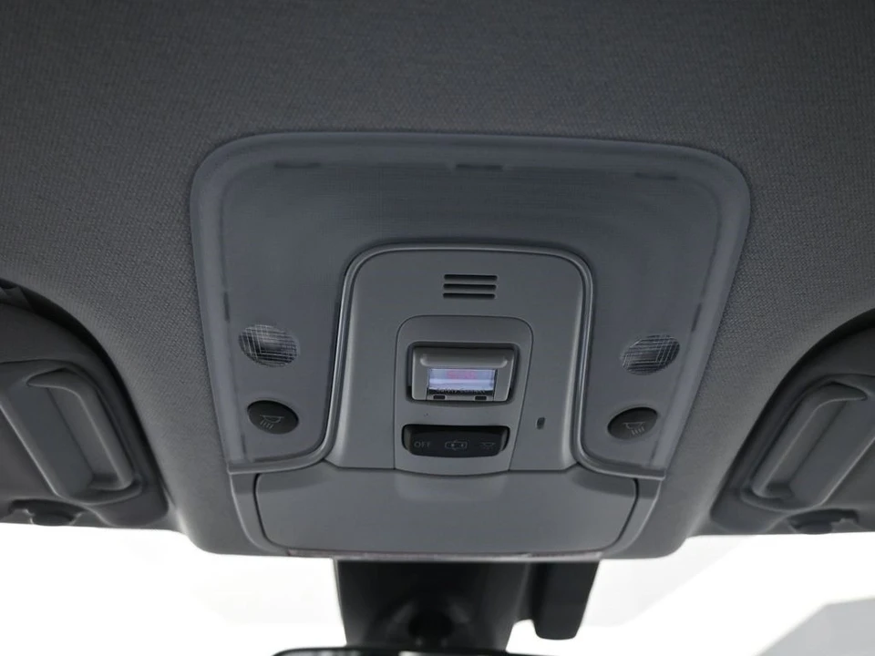 2020 Toyota Prius 4th Gen - Image 19 of 21