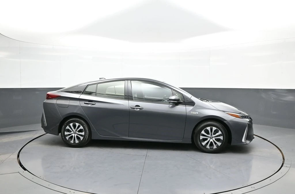 2020 Toyota Prius 4th Gen - Image 5 of 12
