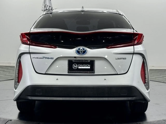 2020 Toyota Prius 4th Gen - Image 9 of 12