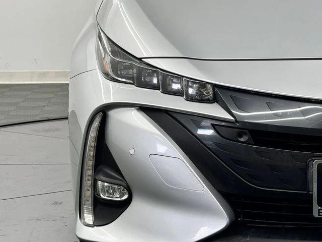 2020 Toyota Prius 4th Gen - Image 7 of 12