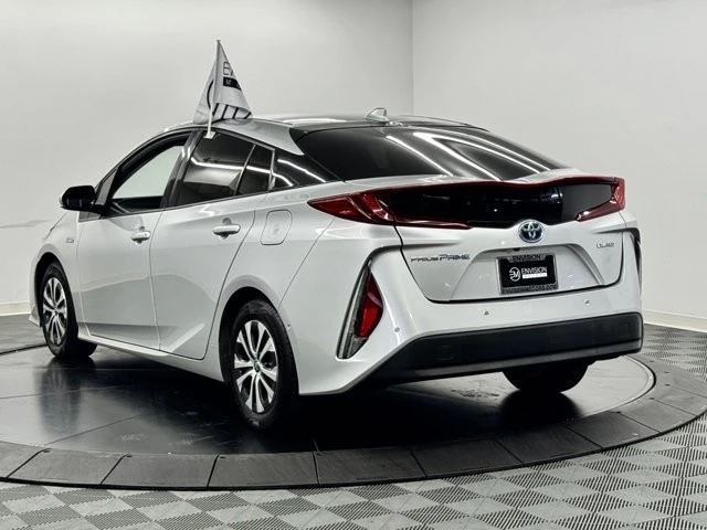 2020 Toyota Prius 4th Gen - Image 10 of 12