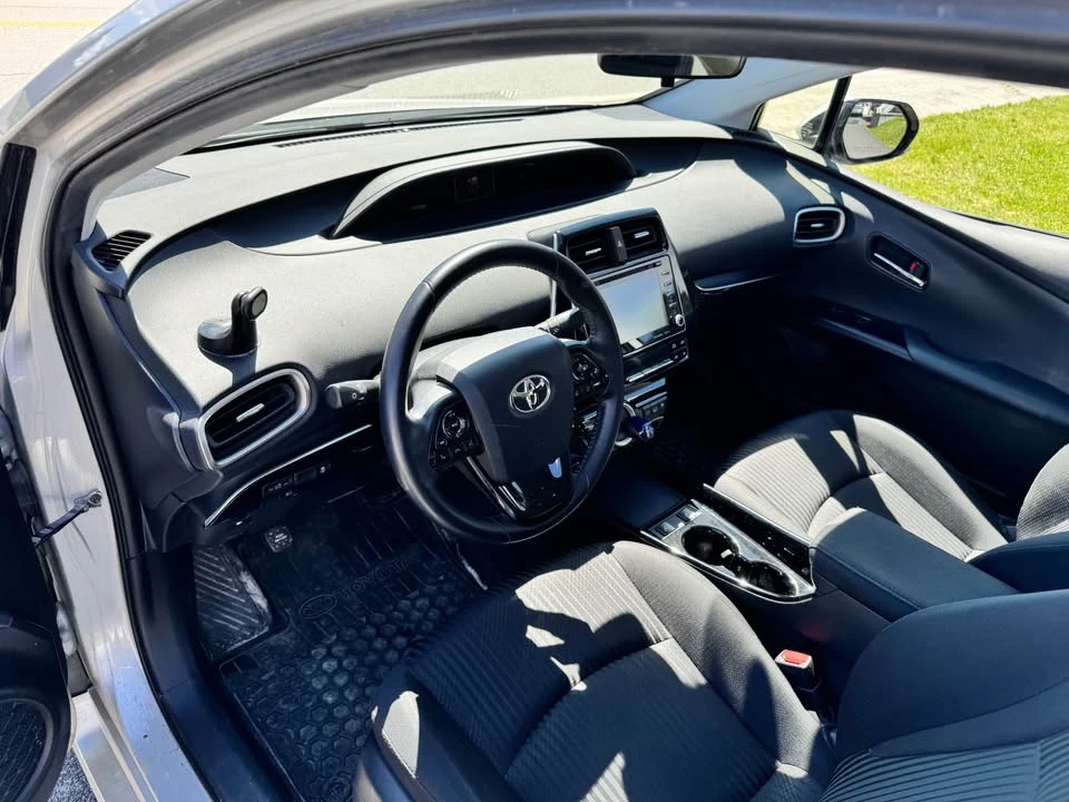 2020 Toyota Prius 4th Gen - Image 7 of 11