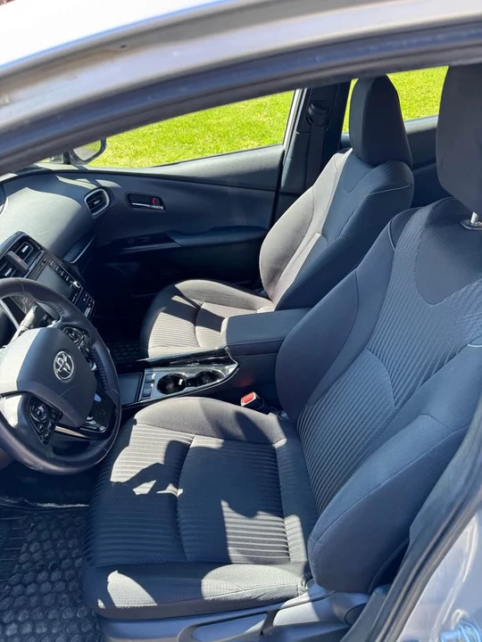 2020 Toyota Prius 4th Gen - Image 8 of 11