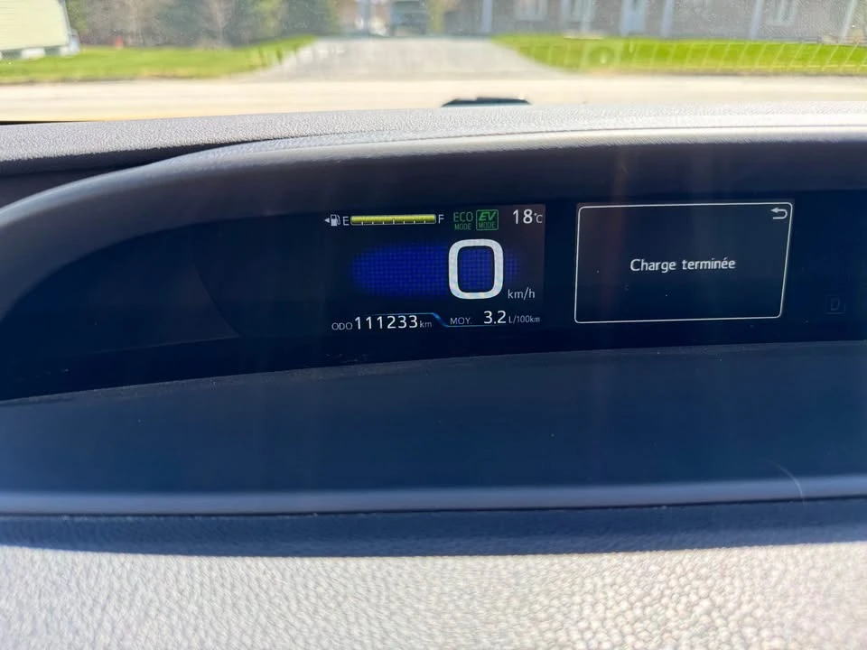 2020 Toyota Prius 4th Gen - Image 6 of 11