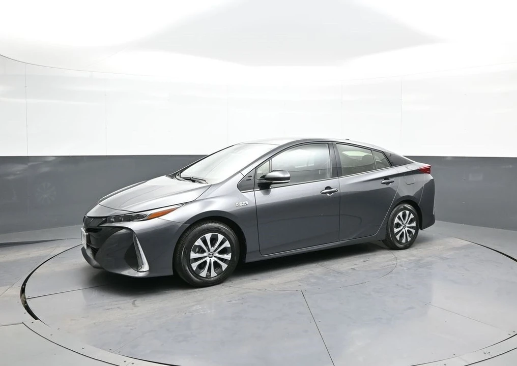 2020 Toyota Prius 4th Gen - Image 10 of 21
