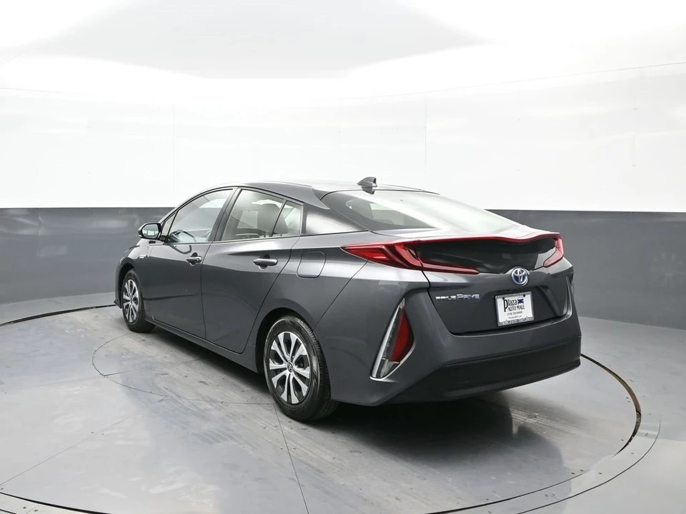2020 Toyota Prius 4th Gen - Image 8 of 21