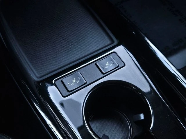 2020 Toyota Prius 4th Gen - Image 16 of 21