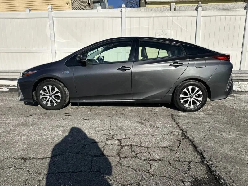 2020 Toyota Prius 4th Gen - Image 4 of 12