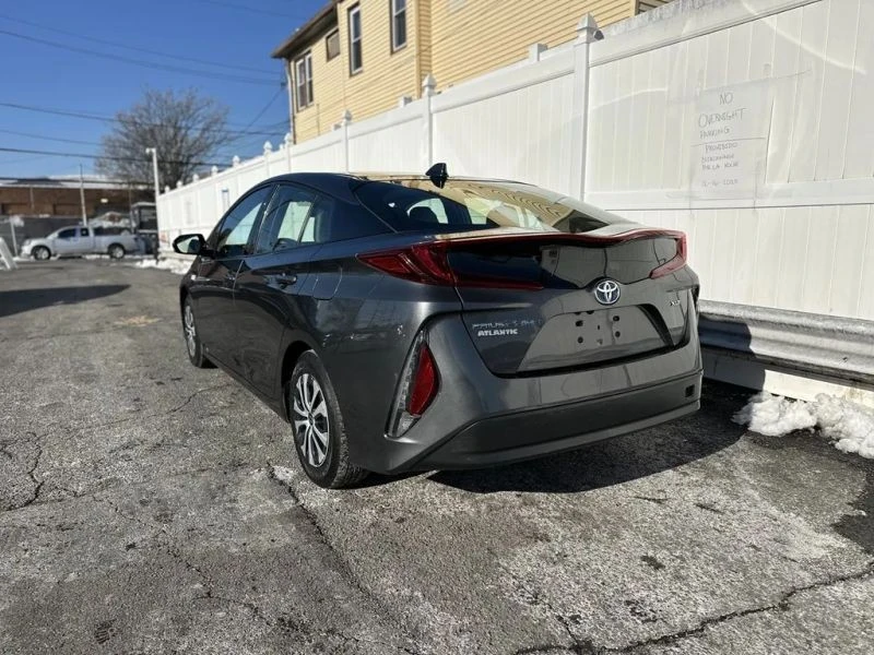 2020 Toyota Prius 4th Gen - Image 5 of 12