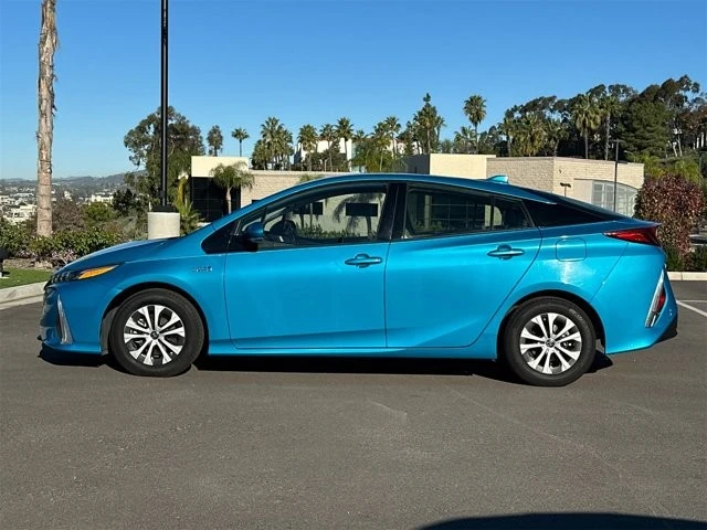 2020 Toyota Prius 4th Gen - Image 6 of 12