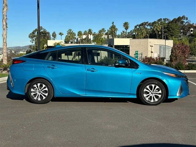 2020 Toyota Prius 4th Gen - Image 2 of 12