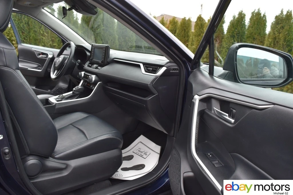 2020 Toyota RAV4 5th Gen - Image 17 of 21