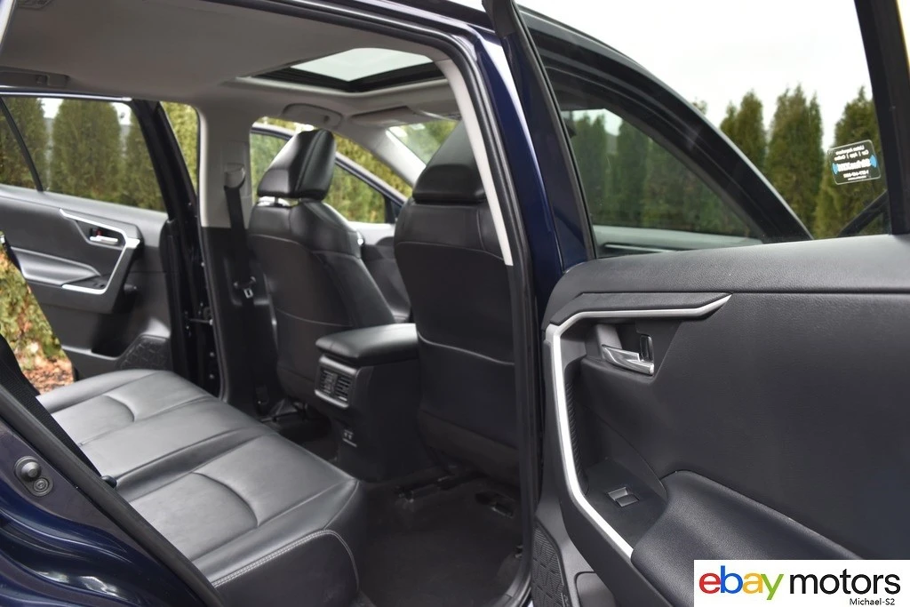 2020 Toyota RAV4 5th Gen - Image 18 of 21