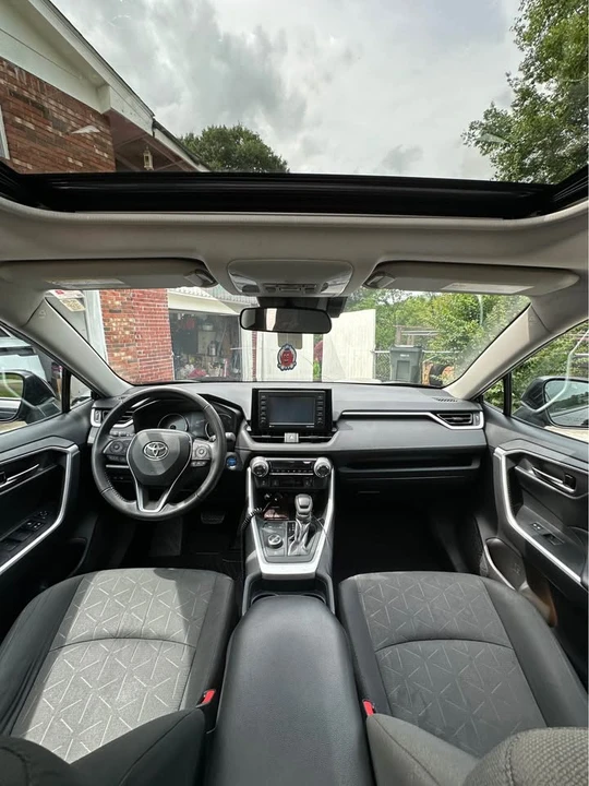 2020 Toyota RAV4 5th Gen - Image 7 of 20
