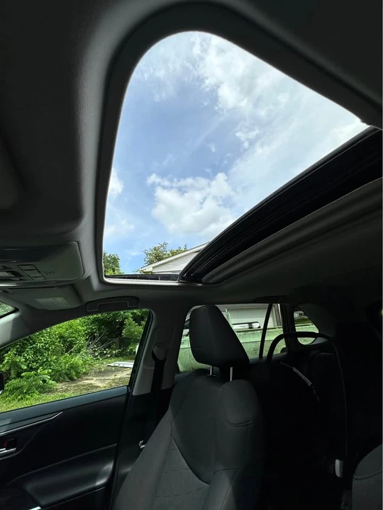 2020 Toyota RAV4 5th Gen - Image 15 of 20