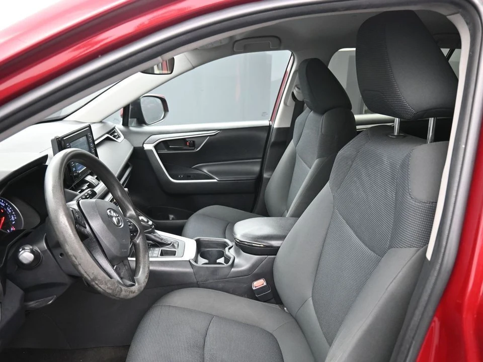 2020 Toyota RAV4 5th Gen - Image 18 of 21