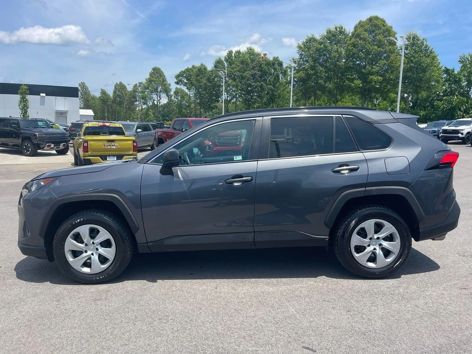 2020 Toyota RAV4 5th Gen - Image 2 of 12