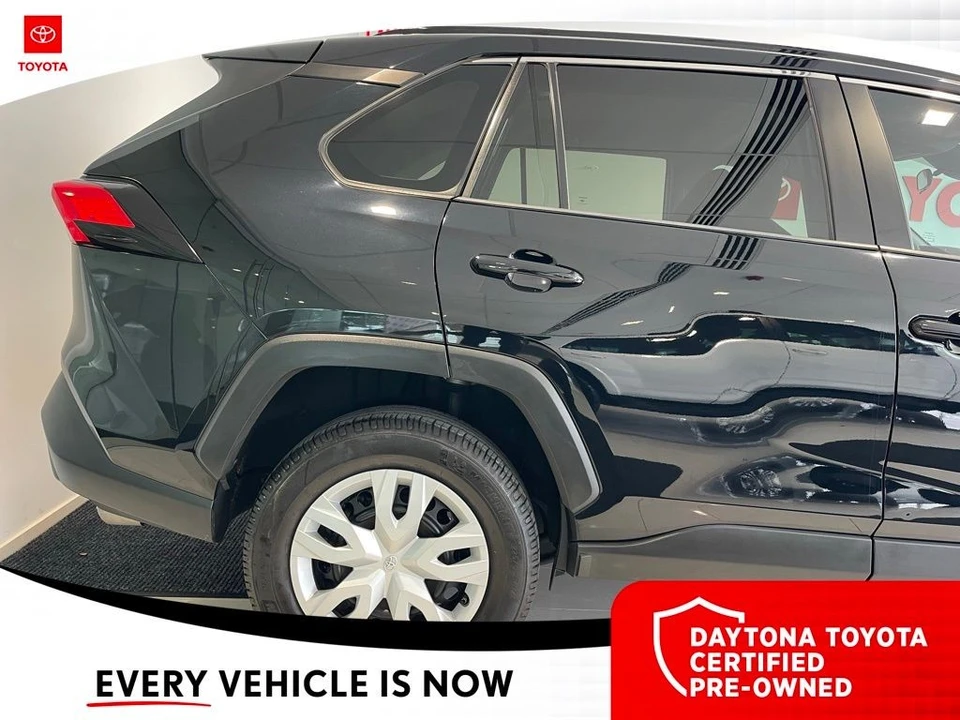 2020 Toyota RAV4 5th Gen - Image 9 of 12