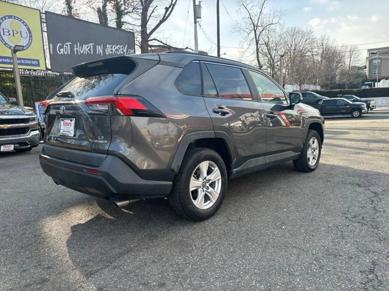 2020 Toyota RAV4 5th Gen - Image 6 of 12
