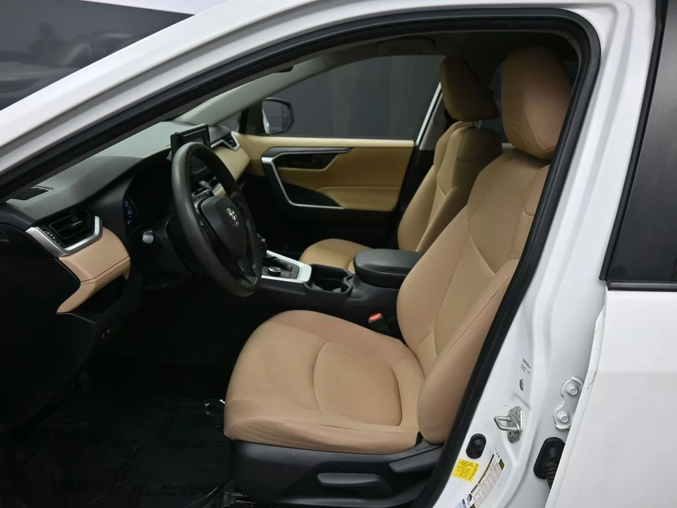 2020 Toyota RAV4 5th Gen - Image 18 of 21