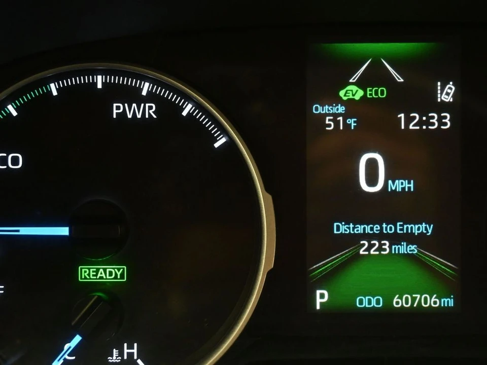 2020 Toyota RAV4 5th Gen - Image 16 of 21