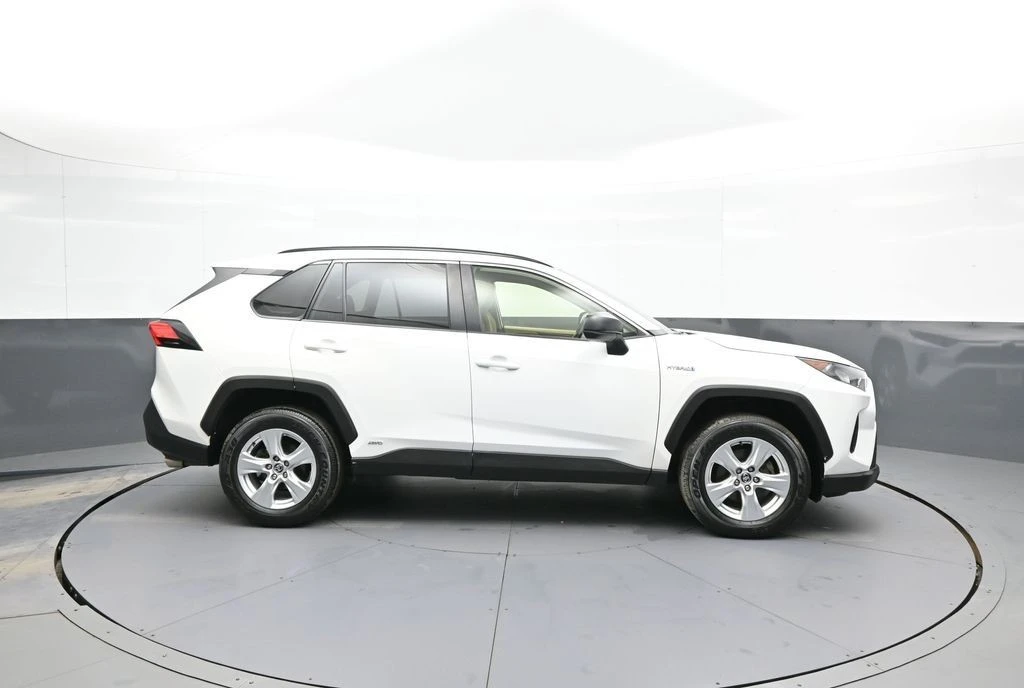 2020 Toyota RAV4 5th Gen - Image 5 of 12