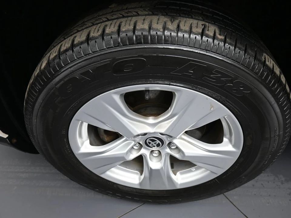 2020 Toyota RAV4 5th Gen - Image 14 of 21