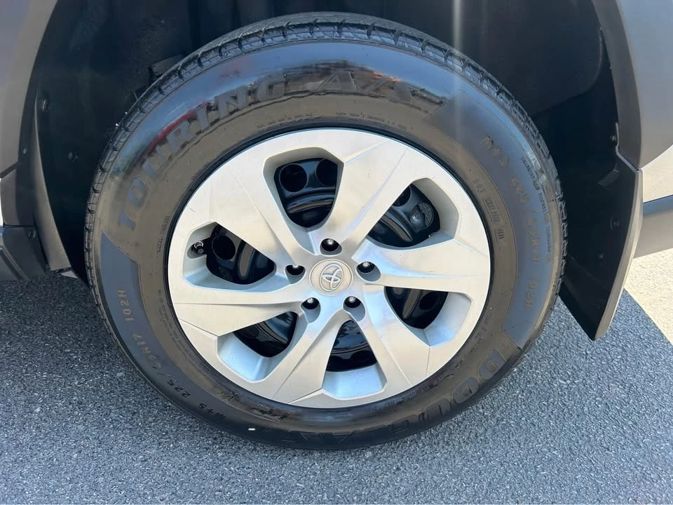 2020 Toyota RAV4 5th Gen - Image 9 of 16