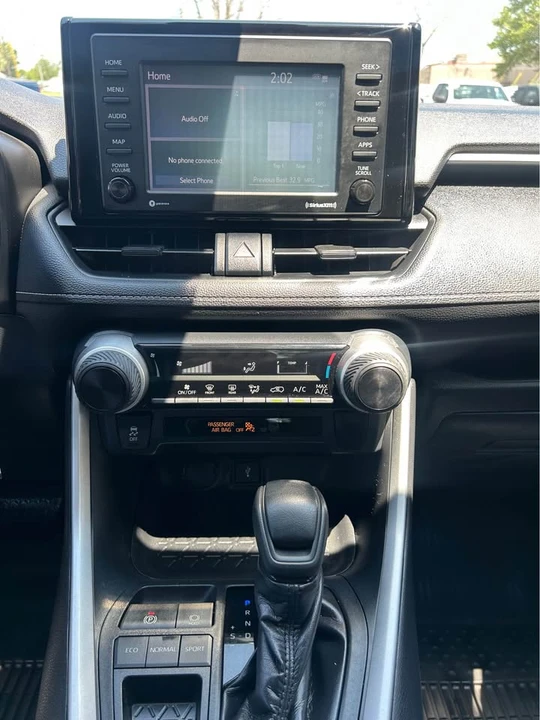 2020 Toyota RAV4 5th Gen - Image 12 of 16