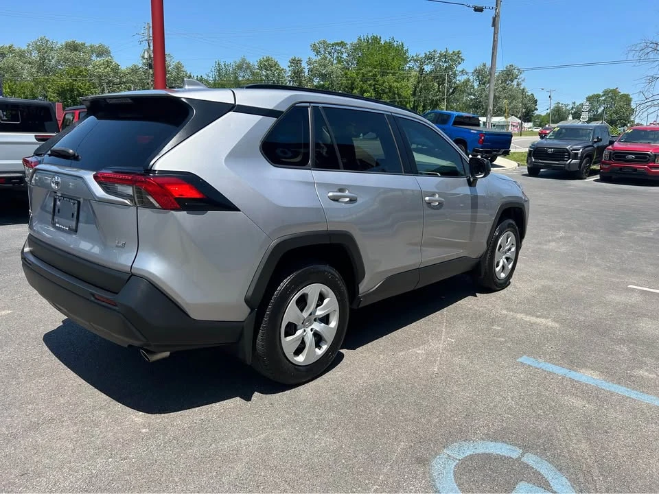 2020 Toyota RAV4 5th Gen - Image 5 of 16