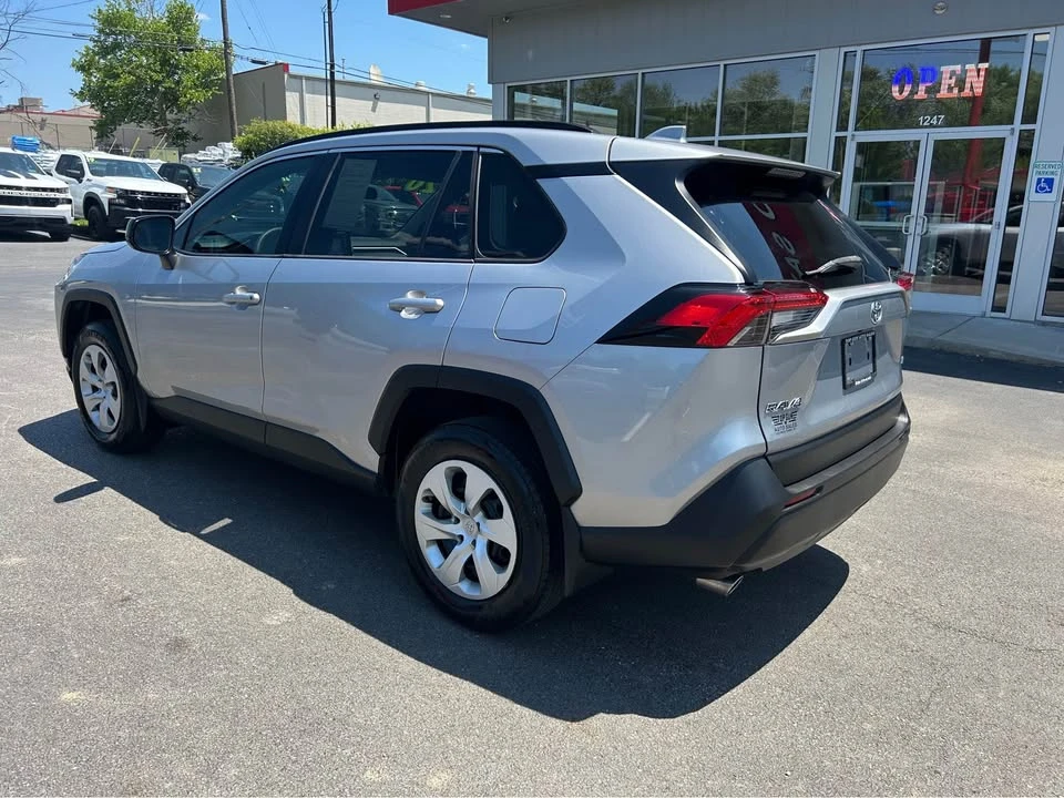 2020 Toyota RAV4 5th Gen - Image 7 of 16