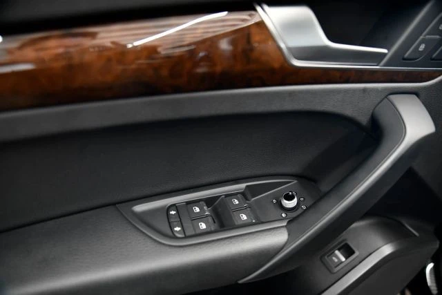 2020 Toyota RAV4 5th Gen - Image 13 of 21