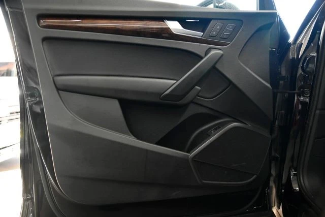 2020 Toyota RAV4 5th Gen - Image 12 of 21