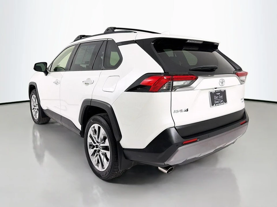 2020 Toyota RAV4 5th Gen - Image 5 of 12