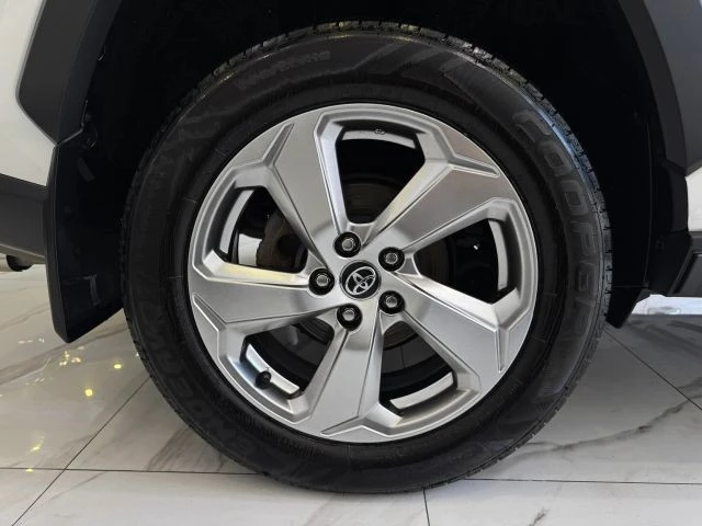2020 Toyota RAV4 5th Gen - Image 9 of 21