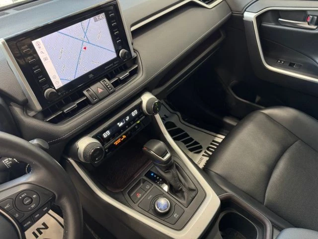 2020 Toyota RAV4 5th Gen - Image 17 of 21