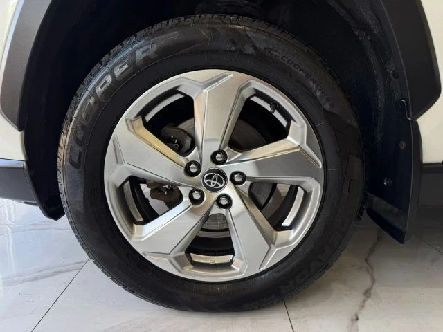 2020 Toyota RAV4 5th Gen - Image 7 of 21