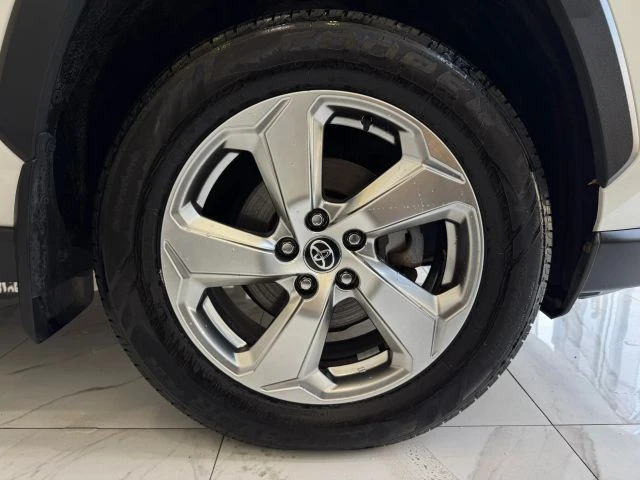 2020 Toyota RAV4 5th Gen - Image 10 of 21