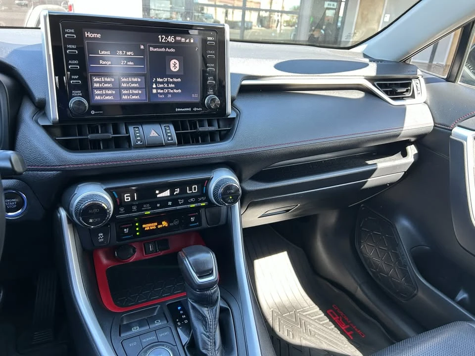 2020 Toyota RAV4 5th Gen - Image 16 of 20
