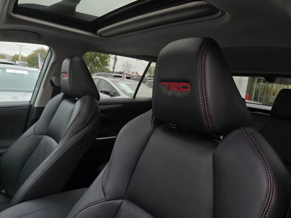 2020 Toyota RAV4 5th Gen - Image 18 of 20