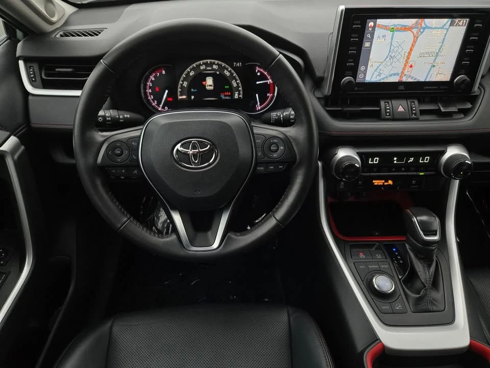 2020 Toyota RAV4 5th Gen - Image 13 of 20
