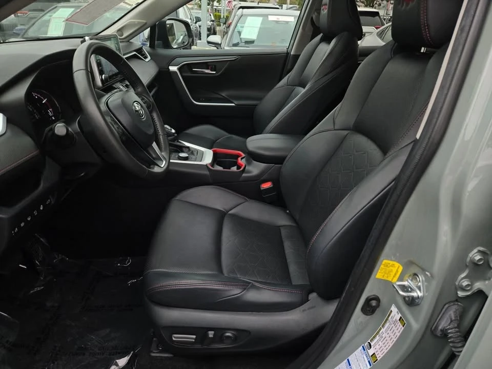 2020 Toyota RAV4 5th Gen - Image 17 of 20