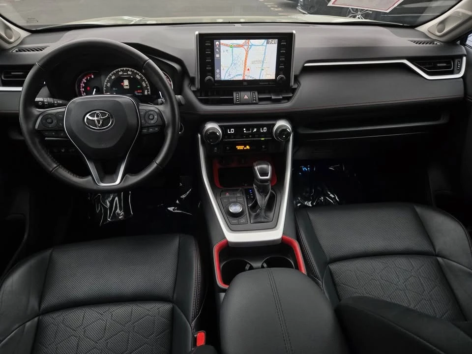 2020 Toyota RAV4 5th Gen - Image 14 of 20