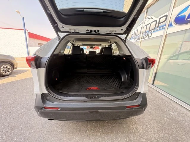 2020 Toyota RAV4 5th Gen - Image 5 of 20